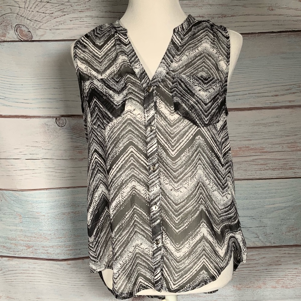 Guess v neck button down sheer sleeveless top S/P